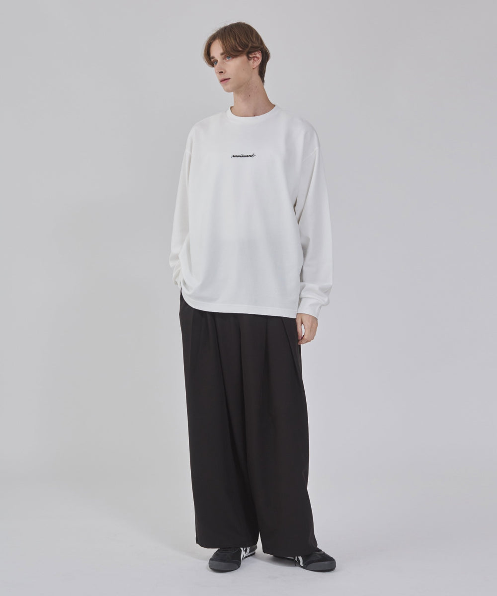 ホワイト モデル：178cm L着用