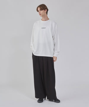 ホワイト モデル：178cm L着用