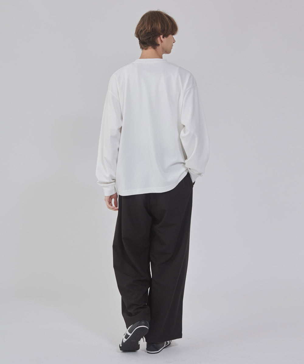 ホワイト モデル：178cm L着用