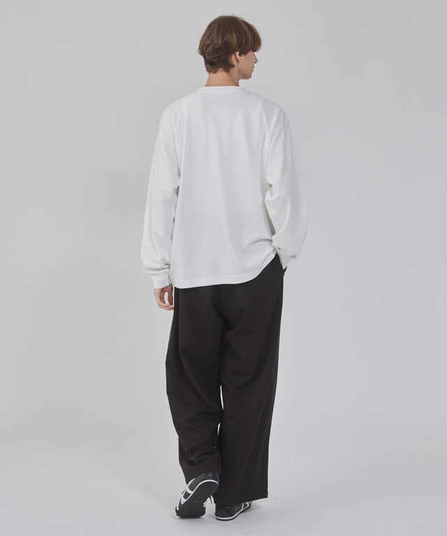 ホワイト モデル：178cm L着用