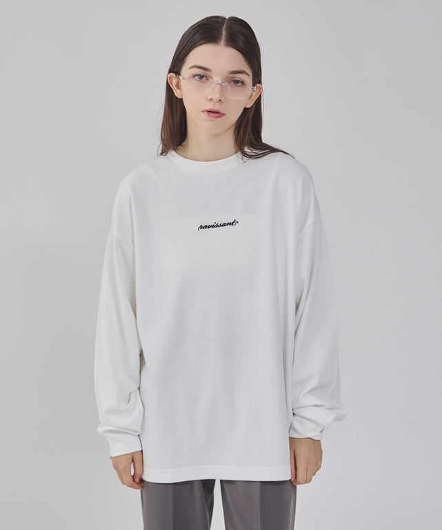 ホワイト モデル：162cm M着用