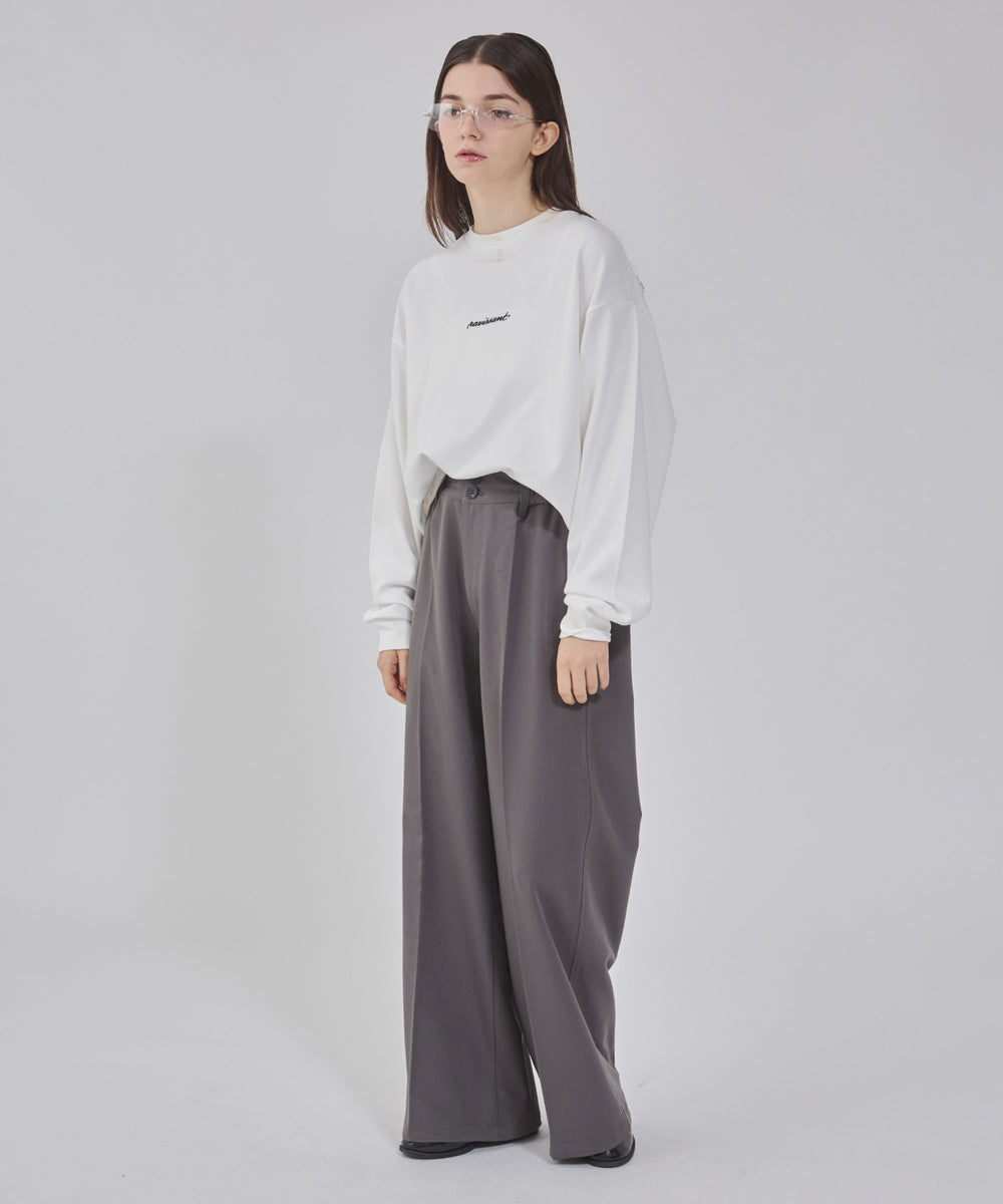 ホワイト モデル：162cm M着用