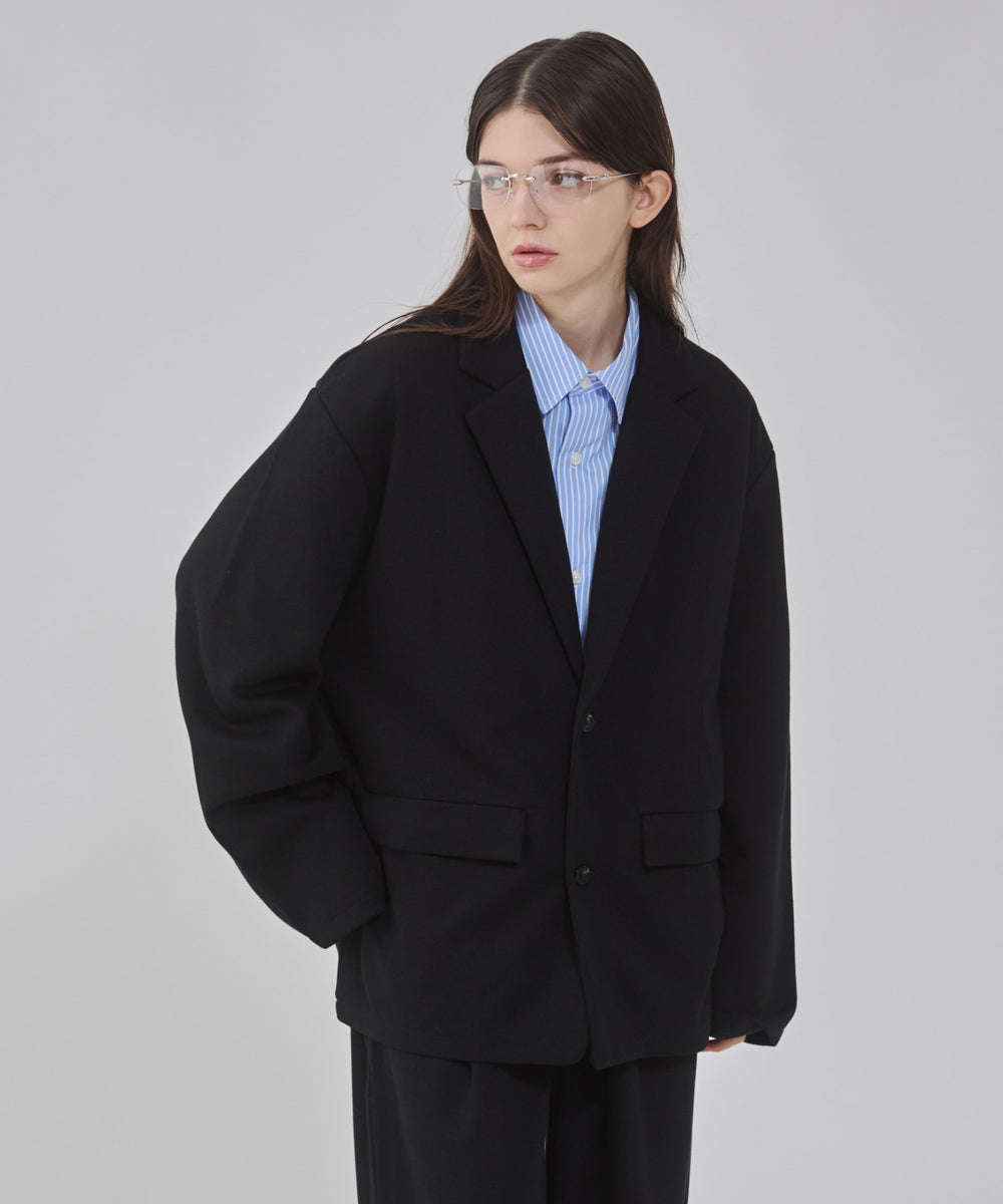 ブラック モデル：162cm M着用