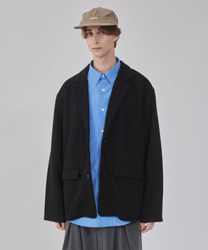 ブラック モデル：178cm L着用