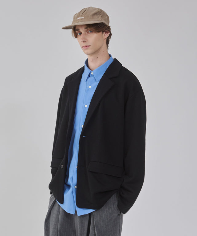 ブラック モデル：178cm L着用