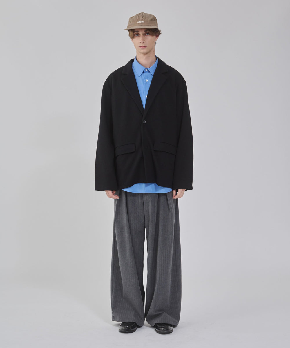 ブラック モデル：178cm L着用