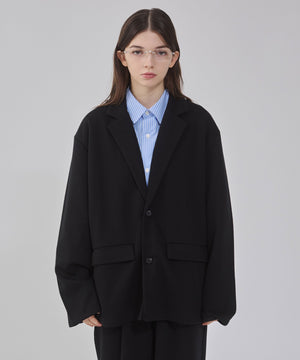 ブラック モデル：162cm M着用