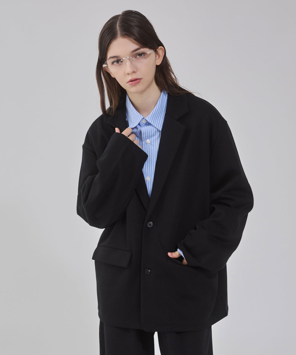 ブラック モデル：162cm M着用