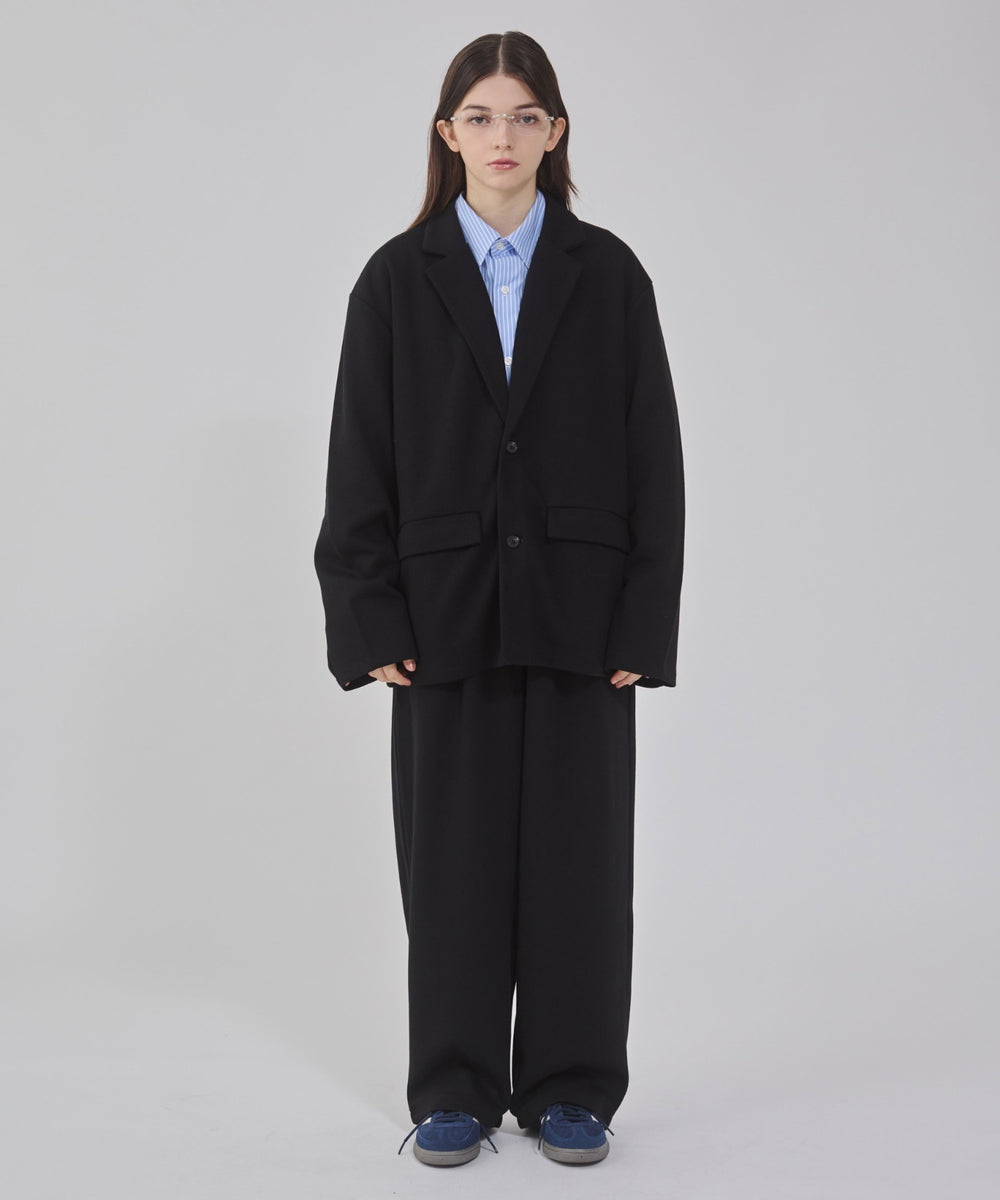 ブラック モデル：162cm M着用