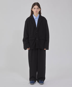 ブラック モデル：162cm M着用