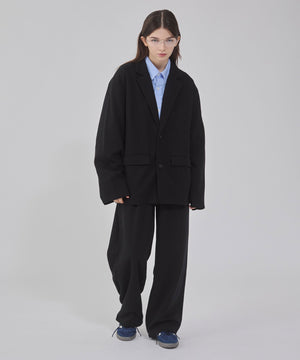 ブラック モデル：162cm M着用