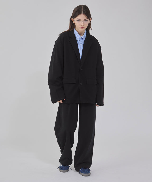 ブラック モデル：162cm M着用