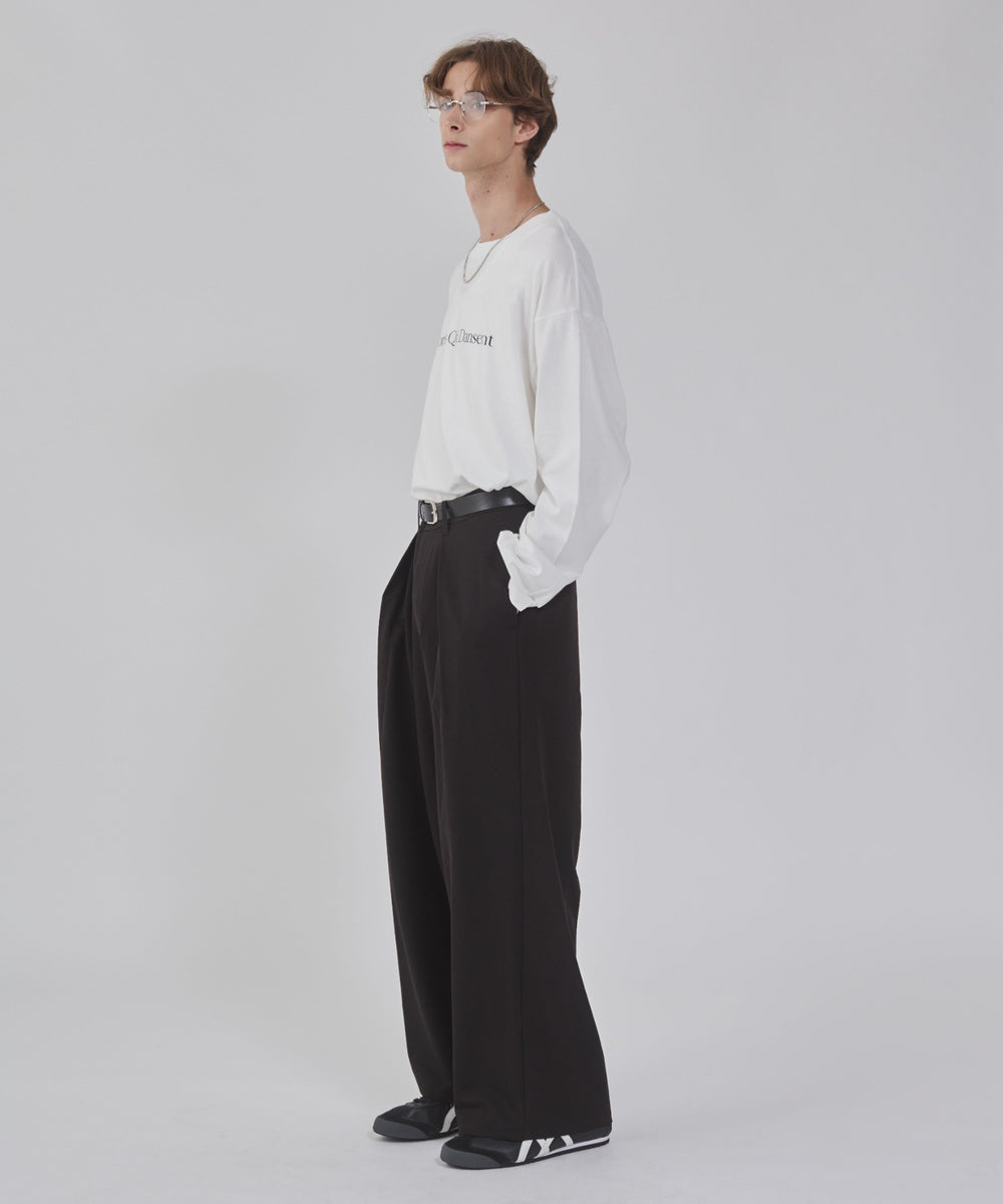 オフホワイト モデル：178cm L着用