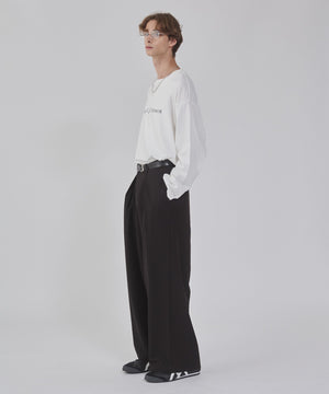 オフホワイト モデル：178cm L着用