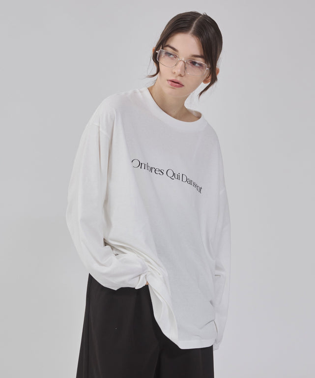 オフホワイト モデル：162cm M着用