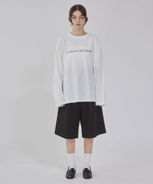 オフホワイト モデル：162cm M着用