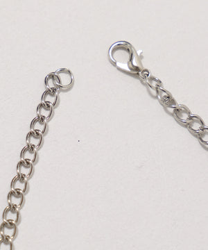 アクセ付きワンポイントニットプルオーバー