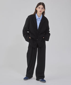 ブラック モデル：162cm M着用