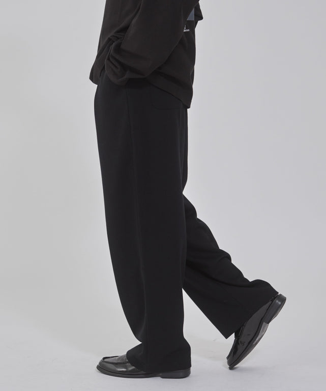 ブラック モデル：178cm L着用