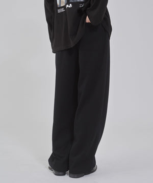 ブラック モデル：178cm L着用