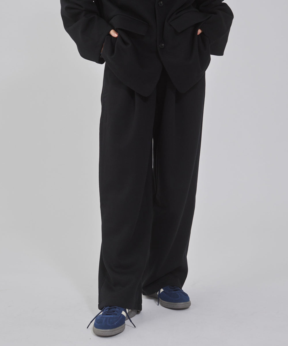 ブラック モデル：162cm M着用