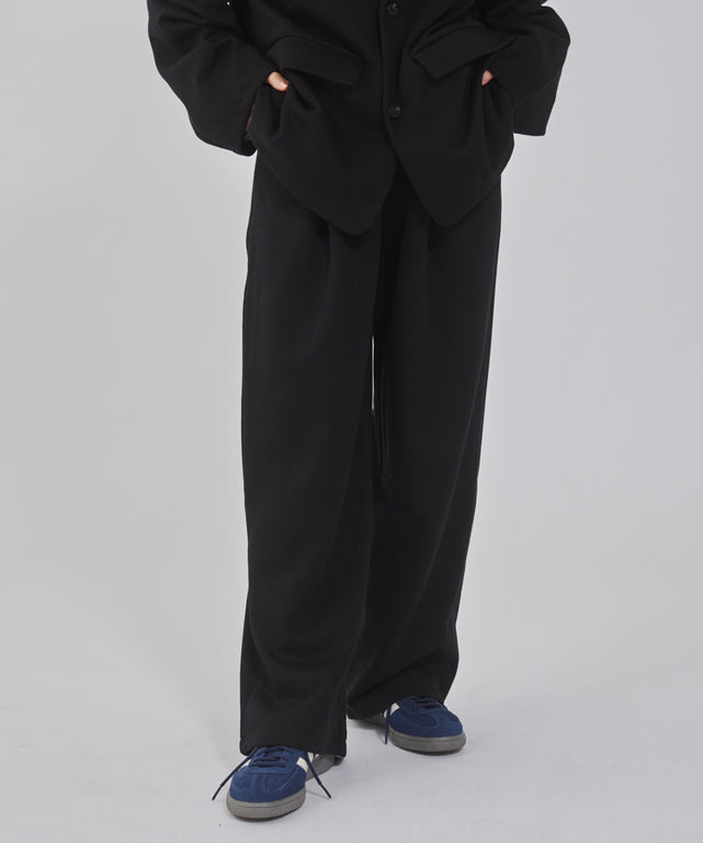 ブラック モデル：162cm M着用