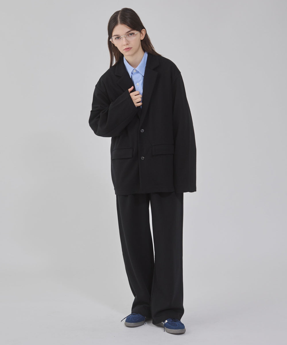 ブラック モデル：162cm M着用