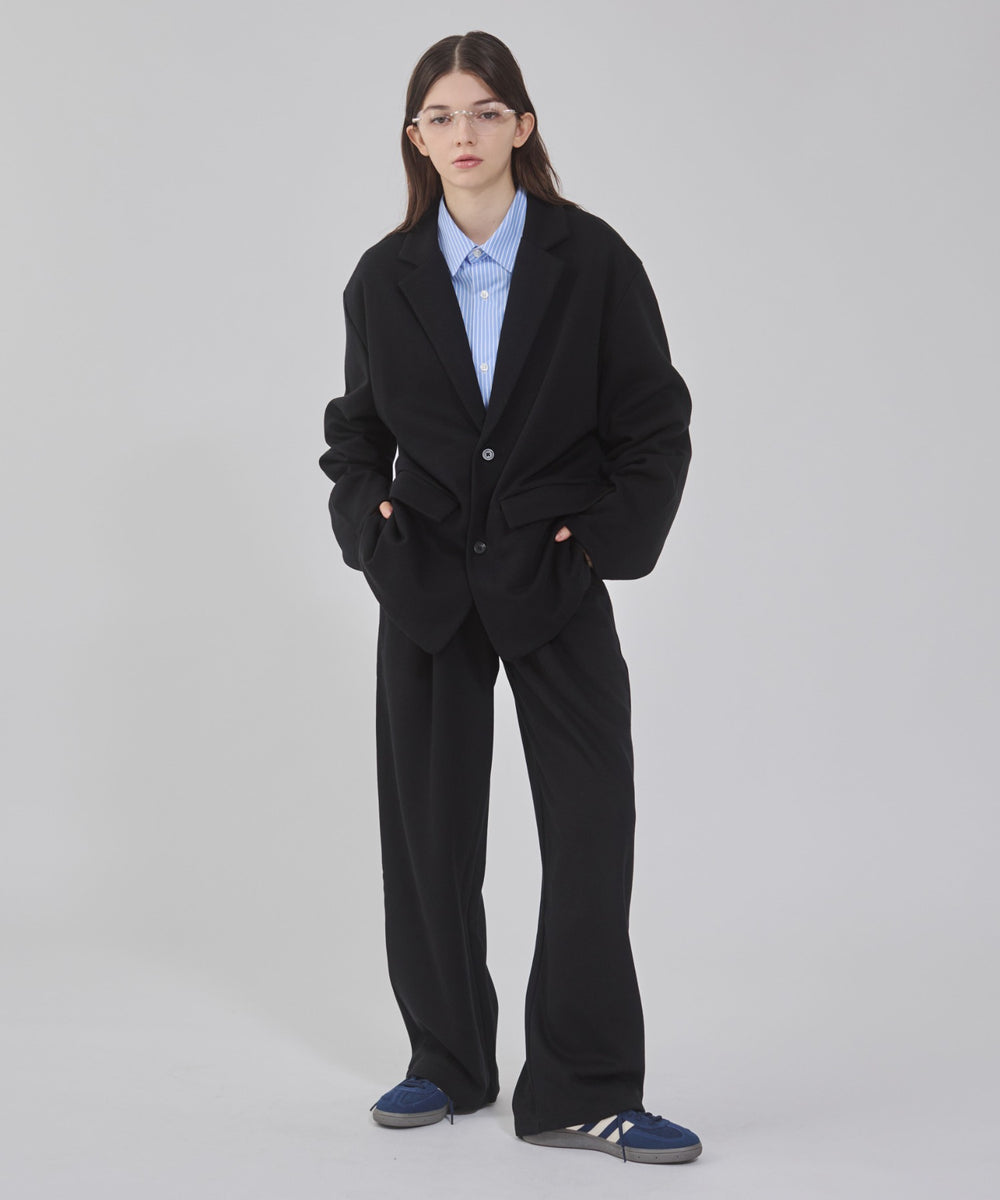 ブラック モデル：162cm M着用