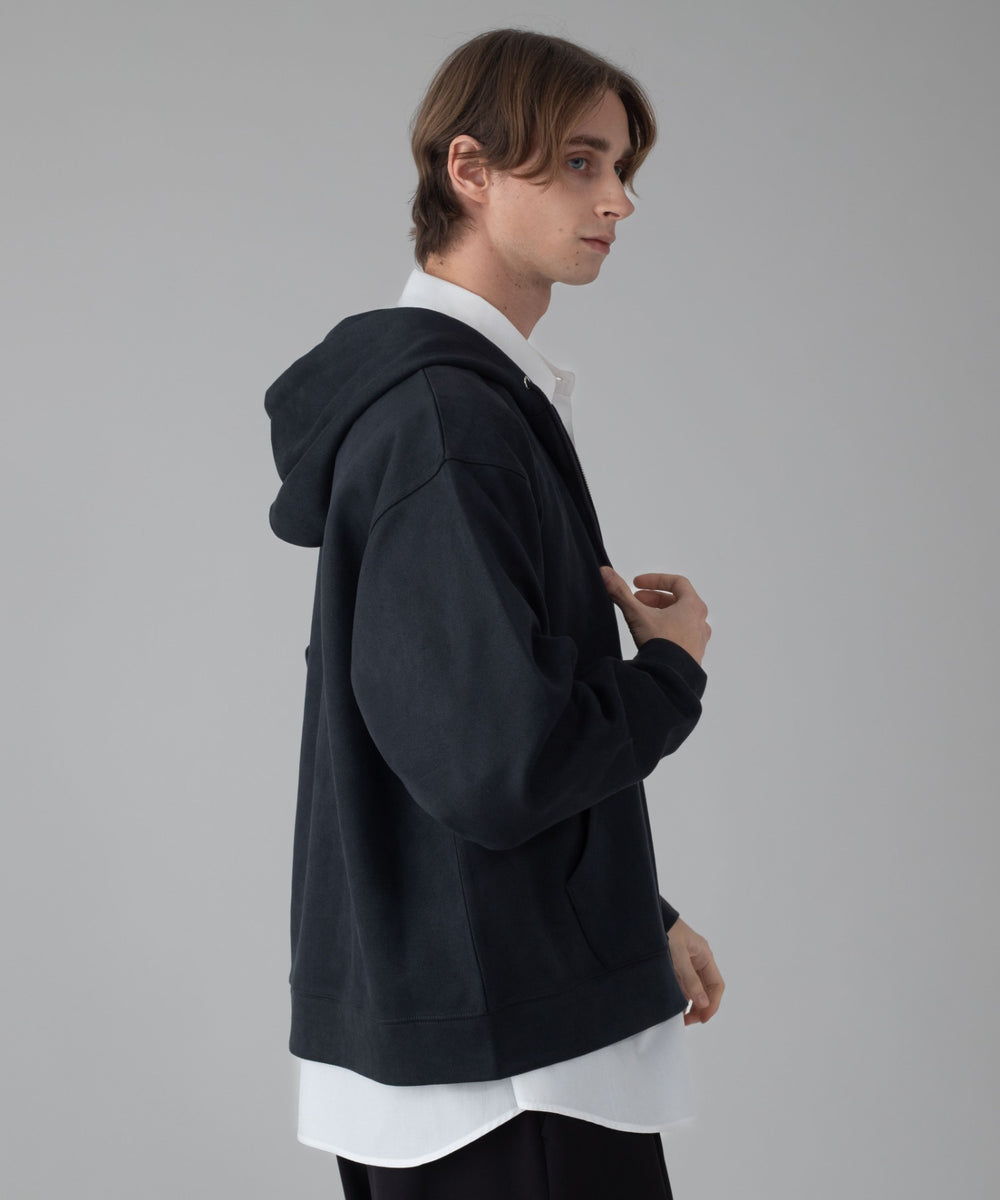 チャコール モデル：178cm L着用