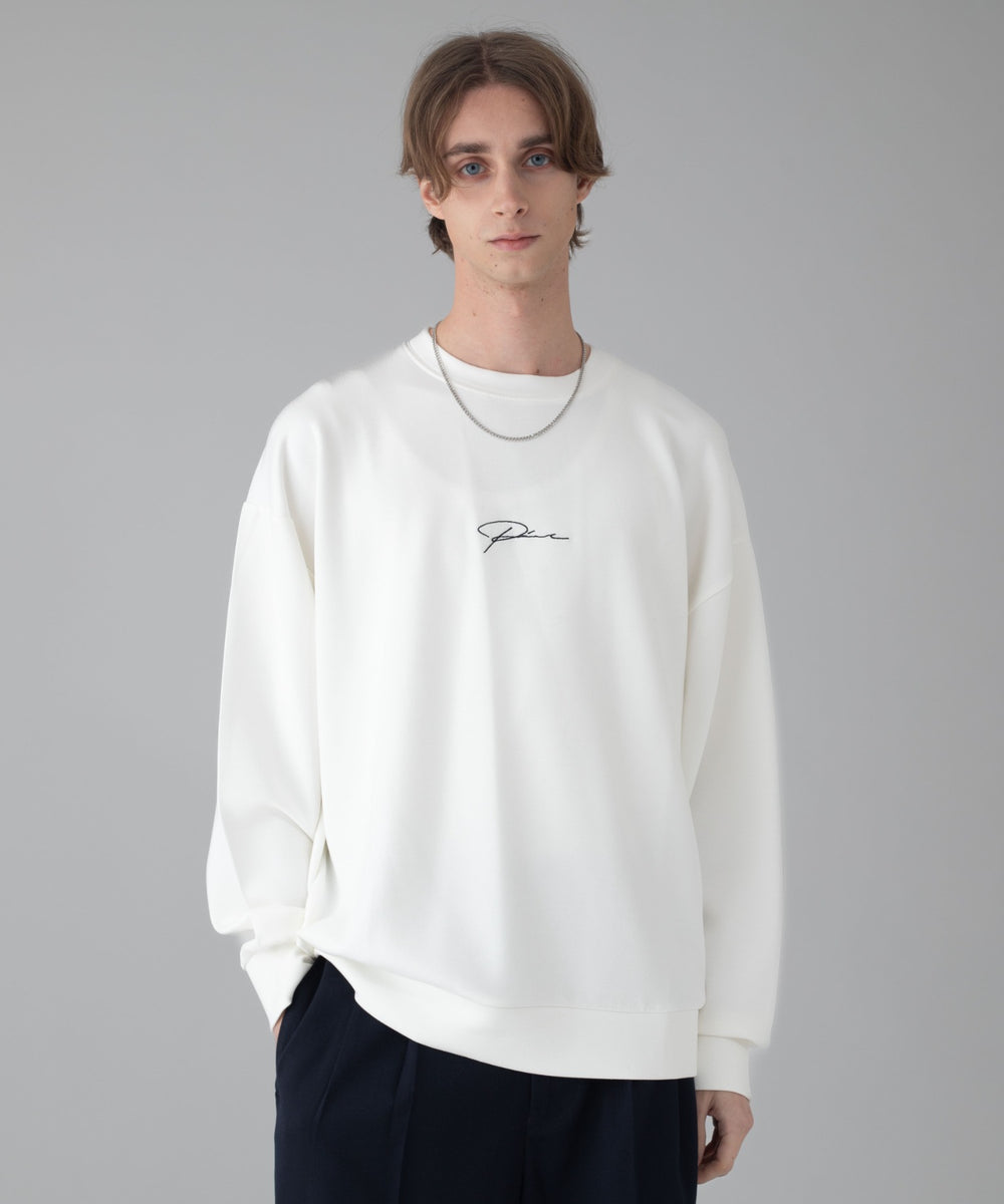 ホワイト モデル：178cm L着用