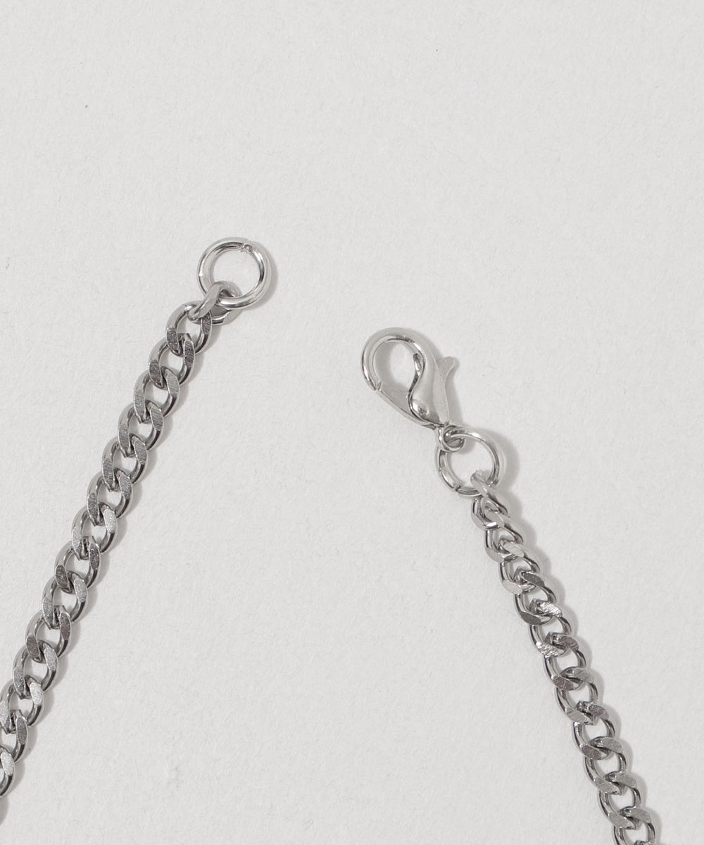 アクセ付きフォトグラフィックプルオーバー