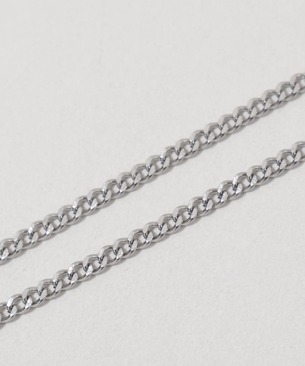 アクセ付きフォトグラフィックプルオーバー