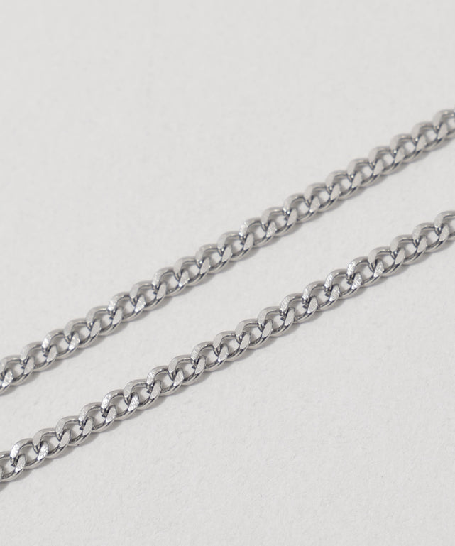 アクセ付きフォトグラフィックプルオーバー