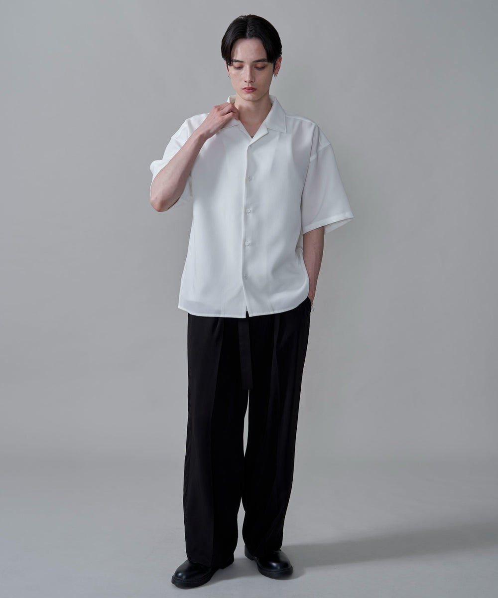 ホワイト　モデル：180㎝　L着用