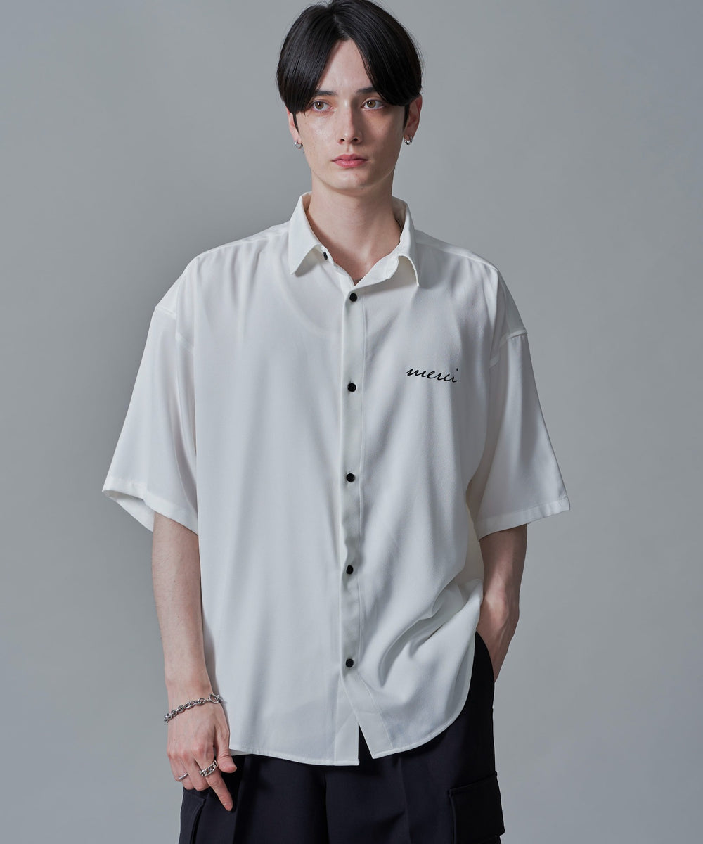 ホワイト　モデル：180㎝　L着用