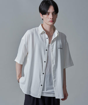 ホワイト　モデル：180㎝　L着用