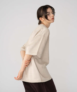 ホワイトアイボリー モデル：162cm M着用