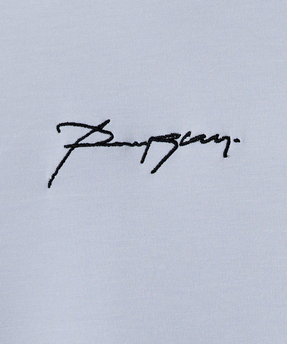 アクセ付きフォトグラフィックプルオーバー