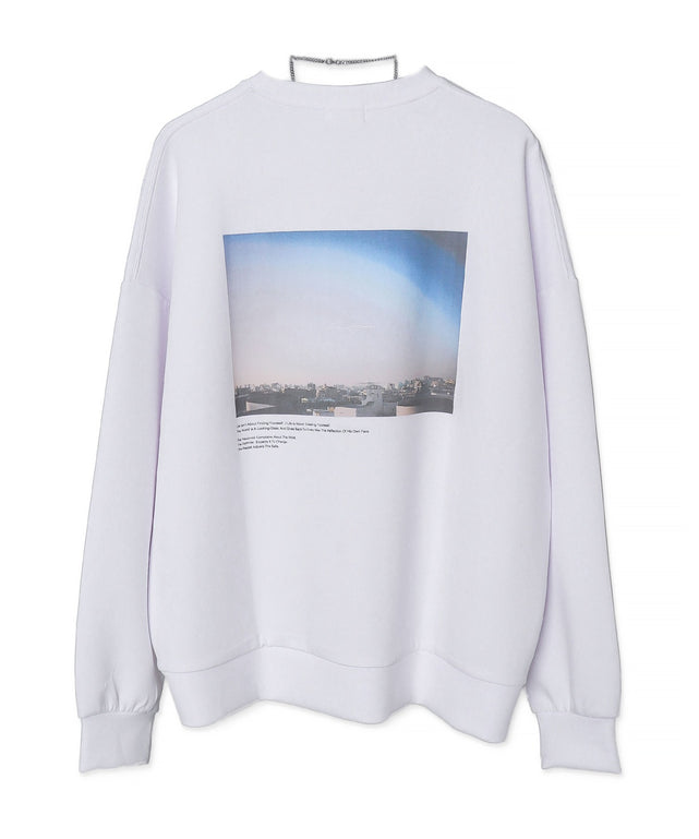 アクセ付きフォトグラフィックプルオーバー