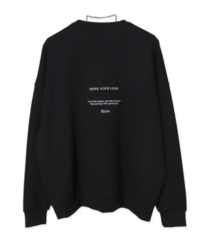 アクセ付きフォトグラフィックプルオーバー