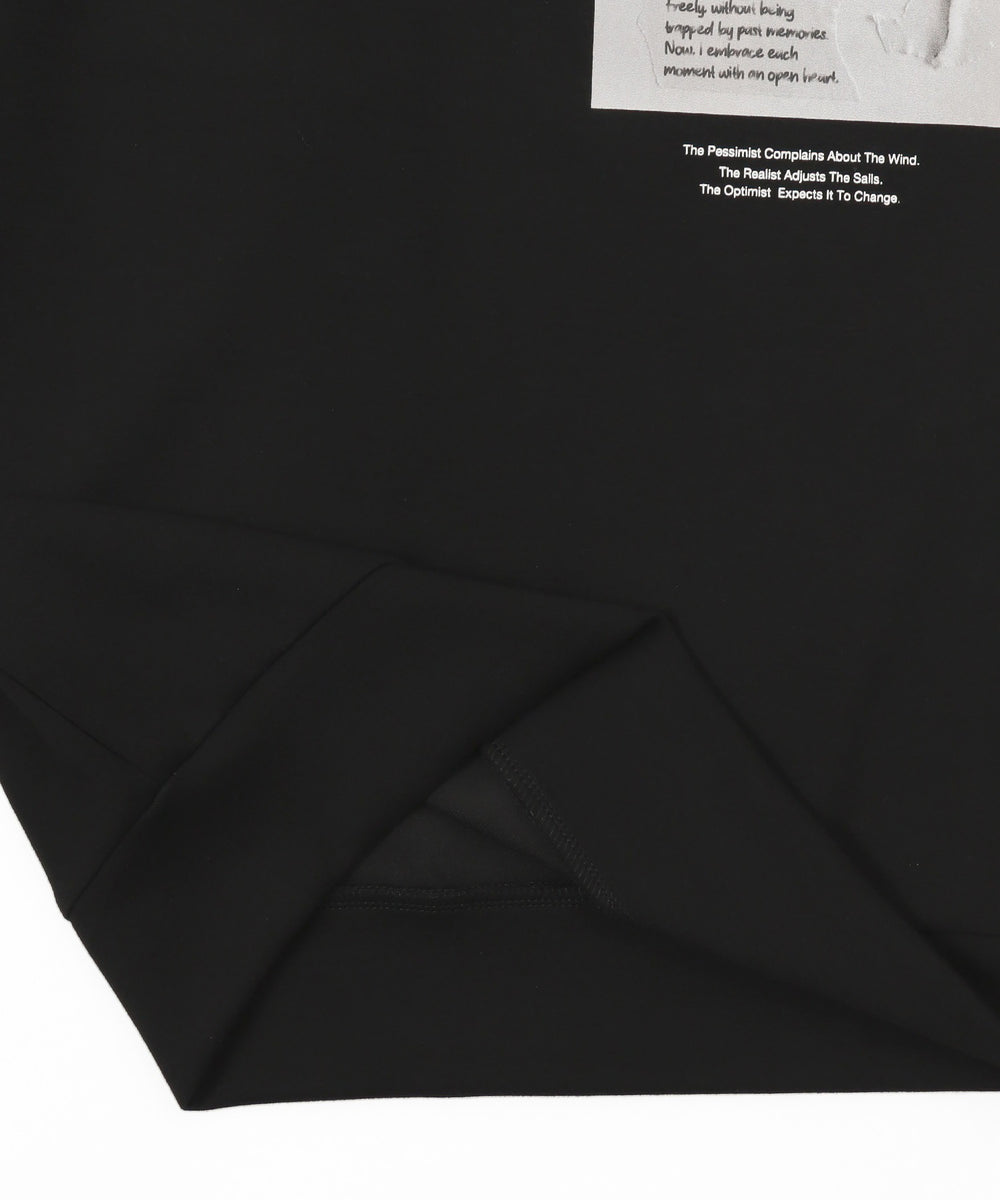 アクセ付きフォトグラフィックプルオーバー