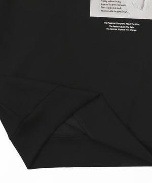 アクセ付きフォトグラフィックプルオーバー