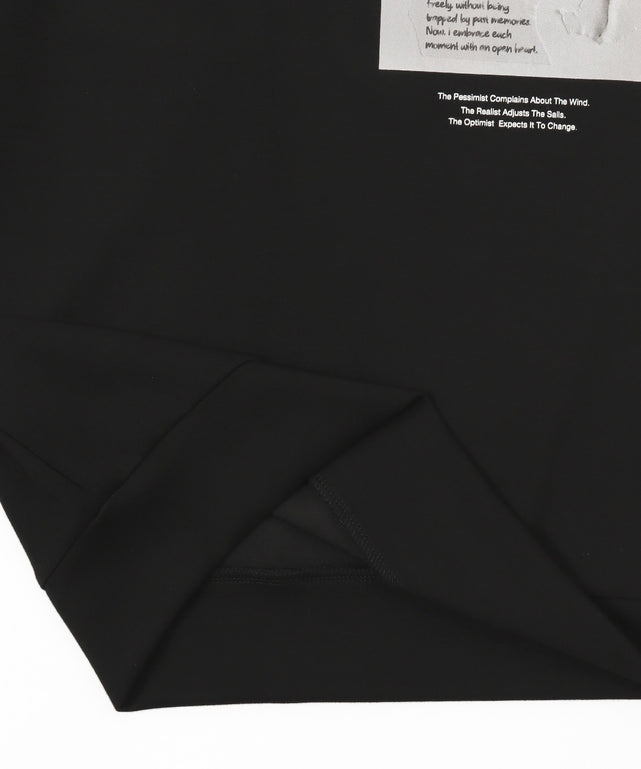 アクセ付きフォトグラフィックプルオーバー