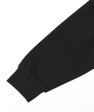 アクセ付きフォトグラフィックプルオーバー