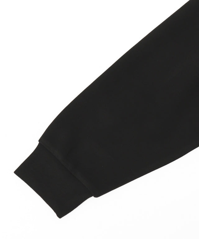 アクセ付きフォトグラフィックプルオーバー