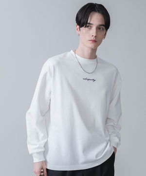 ホワイト モデル：180cm L着用