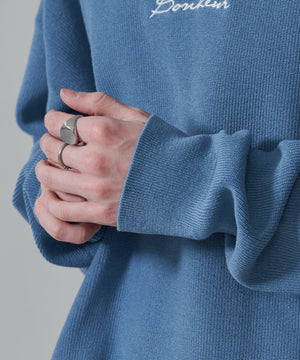 アクセ付きワンポイントニットプルオーバー