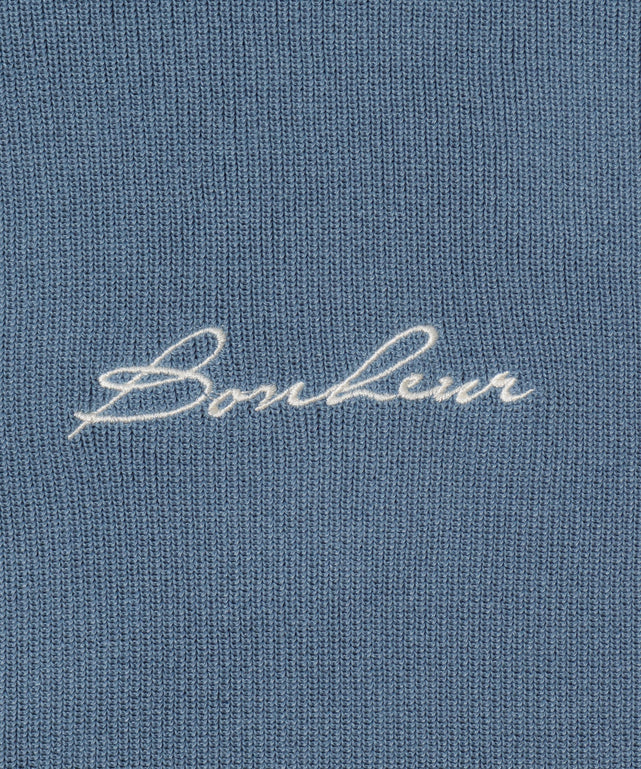 アクセ付きワンポイントニットプルオーバー