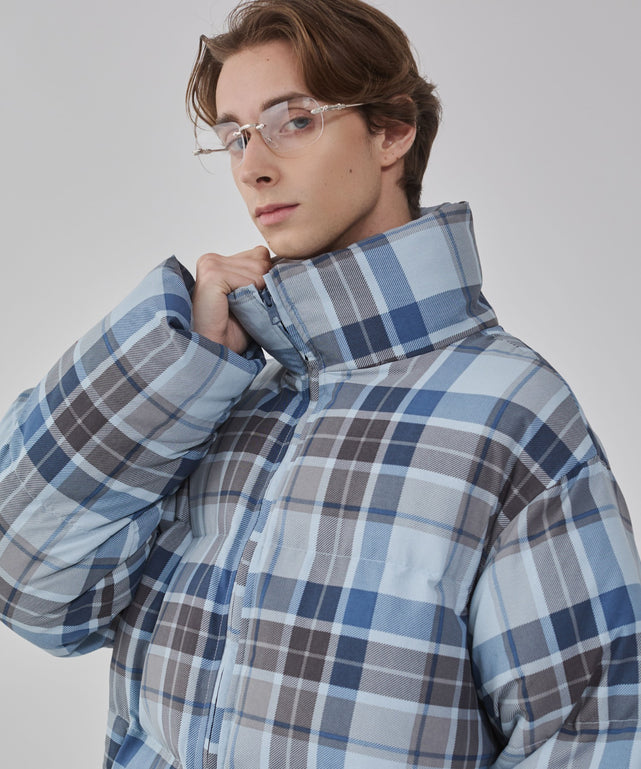 ブルーチェック１ モデル：178cm L着用