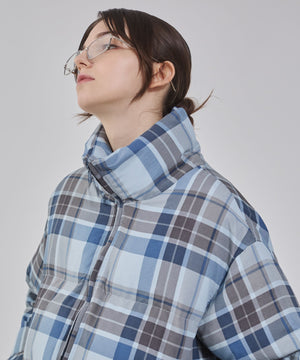 ブルーチェック１ モデル：162cm M着用